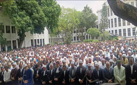 Barrister Razzaq's Namaz-e-Janaza held at SC's inner garden