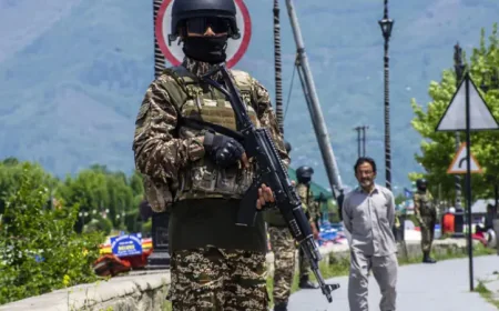 UK Signals Willingness to Support De-Escalation Between India and Pakistan