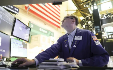 Wall Street Pauses as Investors Await China Trade Developments