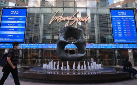 Hong Kong Stocks Surge Over 3% After China-US Tariff Suspension