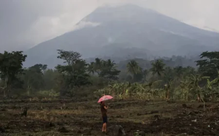 Philippine Volcano Erupts, Sending Ash Over a Mile High