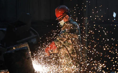 China's Factory Output Surpasses Expectations Despite Tariff Pressures