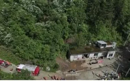 China Landslides Kill 4, 17 Reported Trapped: State Media