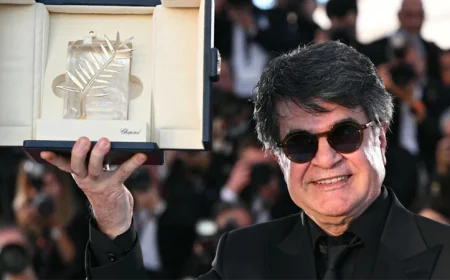 Iranian Dissident Jafar Panahi Wins Top Prize at Cannes