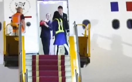 Macron Reacts to Brigitte’s Shove Amid Brief Dispute During Vietnam Visit