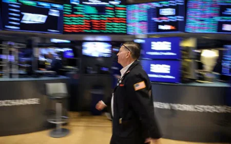 Investors Cautious as Trump Trade War Clouds Market Outlook