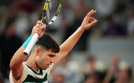 Alcaraz Through to Last 16; Swiatek, Sabalenka Also Advance