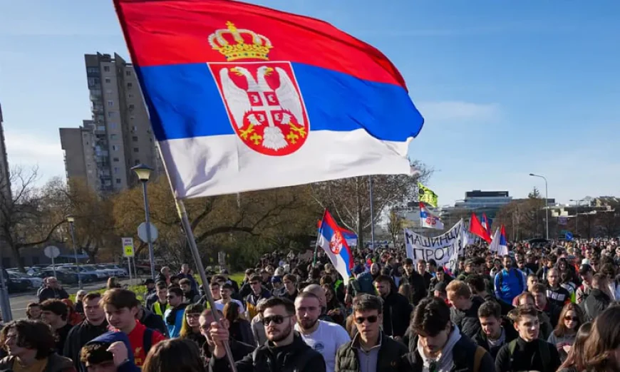 Serbian students demand snap elections to resolve political crisis