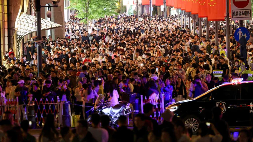 Holiday Spending in China Rises Slightly, While Trade War Impacts Services Sector