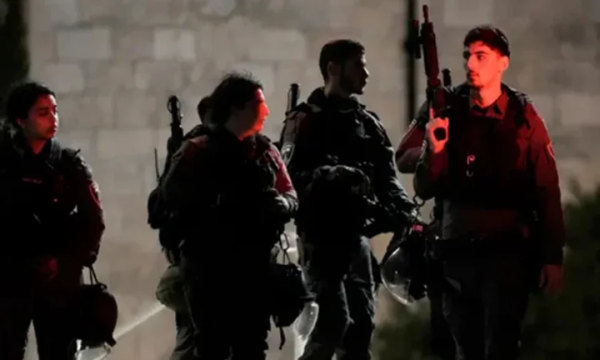 One Injured, Attacker Killed in Jerusalem Stabbing, Police Say