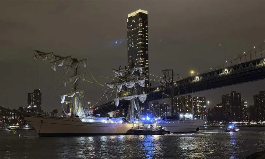 Mexican Navy Training Vessel Strikes Brooklyn Bridge in New York