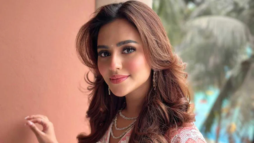 Actress Nusraat Faria Detained at Dhaka Airport