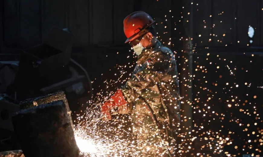 China's Factory Output Surpasses Expectations Despite Tariff Pressures