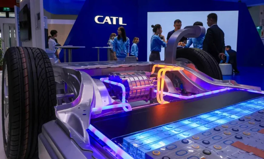 CATL Shares Surge 13% in Hong Kong Debut, Raising $4.6 Billion