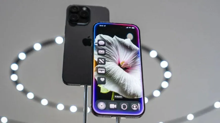 Trump Broadens Tariff Threat to Include All Smartphones