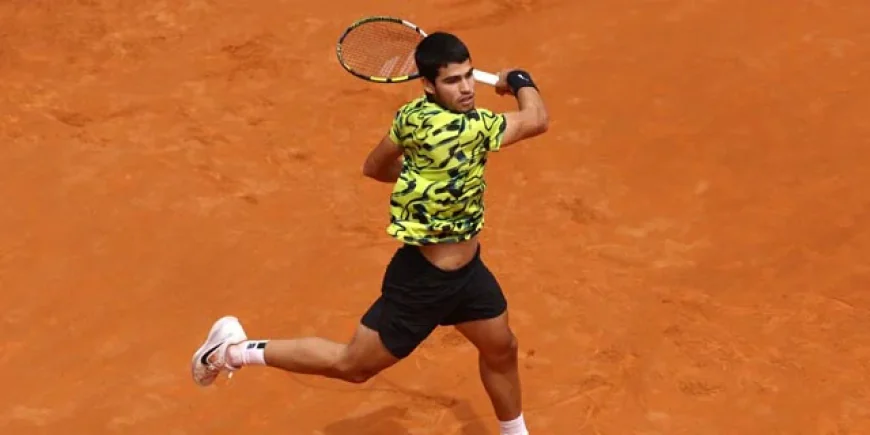 Outside the Spotlight, Clay Specialists Battle at Roland Garros