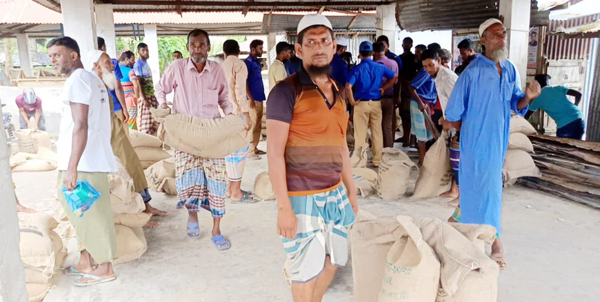 Irregularities alleged in VGD rice distribution in Kalapara