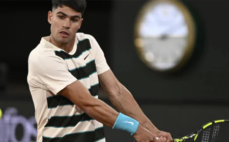 Alcaraz Battles Shelton for French Open Quarters, Swiatek Meets Familiar Rival