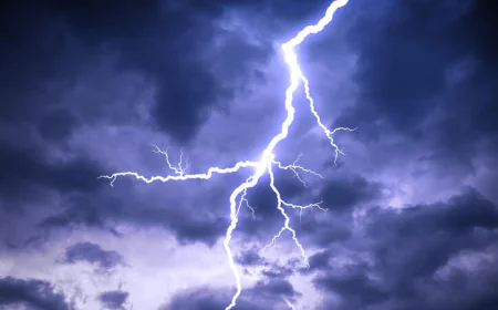 Thunderbolt Kills Woman, Injures Two Others
