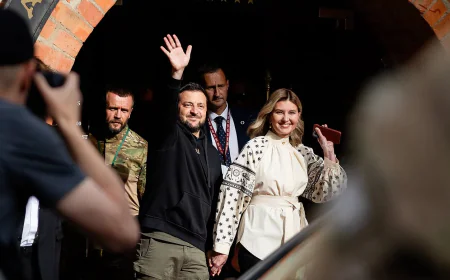 Hajj Pilgrims Gather in Makkah Amid Intense Desert Heat