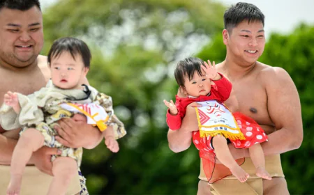 Japan’s Births Drop Below 700,000 for First Time in History