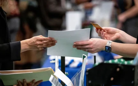 US Job Growth Slows, Beats Forecasts