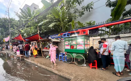 Encroachment on Footpath in Front of Mirpur-1 Chinese Restaurant Obstructs Public Movement