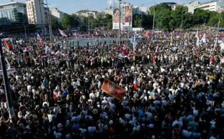 140,000 Rally in Belgrade, Intensifying Demands for Elections
