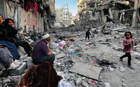 Israeli Strikes in Gaza Kill 72, Including Aid Seekers