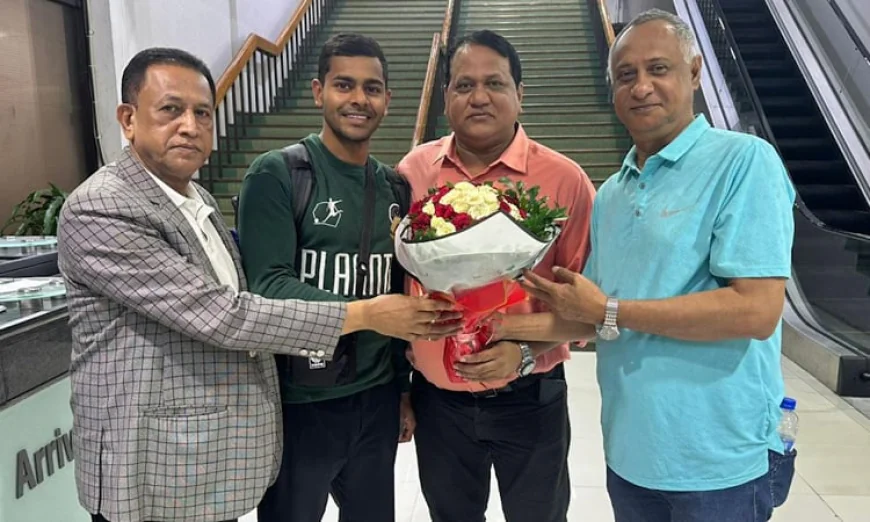 Shamit Shome Arrives in Bangladesh to Make His Debut