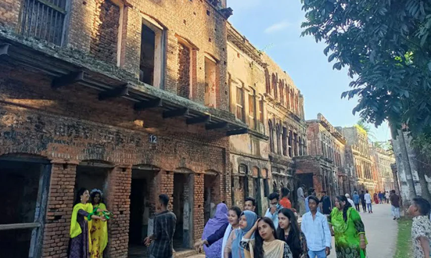 Eid Holiday Crowds Overwhelm Tourist Spots in Sonargaon