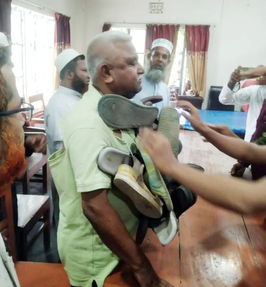 Ex-govt official held for insulting Prophet (PBUH)
