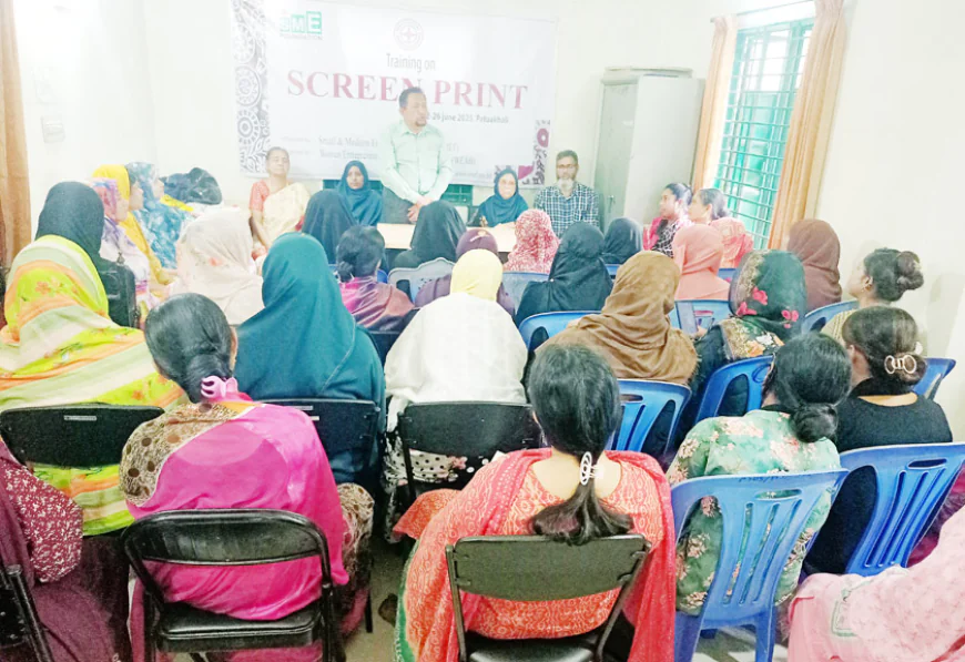 Screen printing training begins in Patuakhali