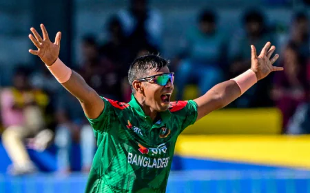 Tanvir Claims Kusal as His First ODI Wicket