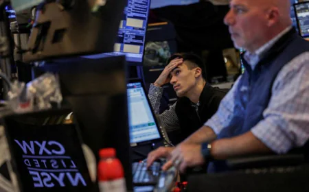 Dow, S&P 500 Slip as Trump Unveils Fresh Tariffs