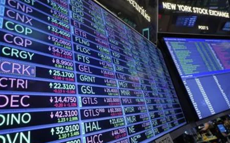 Tariff Threats Push US Stocks Slightly Lower from Records