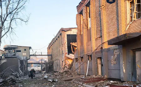 Russia Kills 25 in Ukraine Amid Kremlin’s Claims of Commitment to Peace