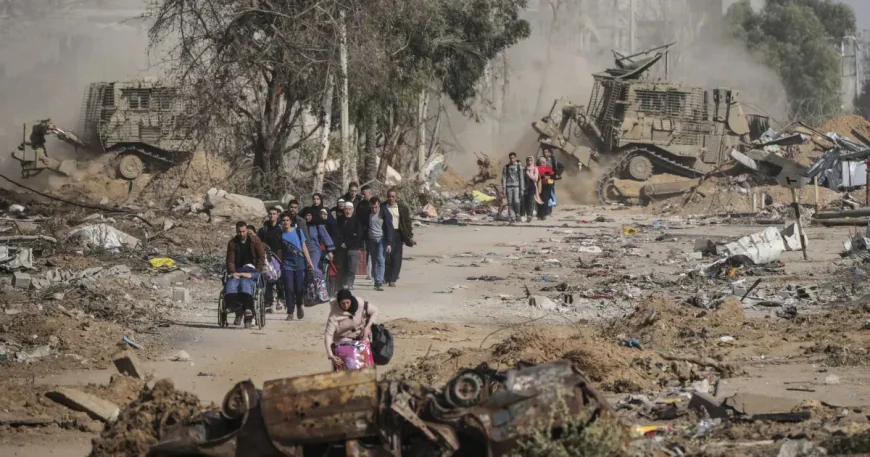 “Gaza Civil Defence Reports Israeli Strike on Displacement Shelter”