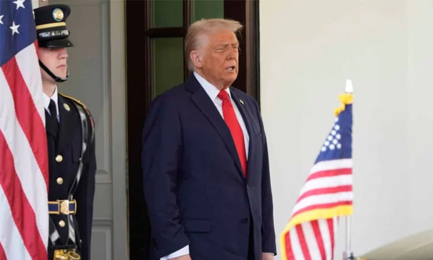 US Stocks Edge Lower as Trump Adds Copper & Pharma to Tariff Onslaught