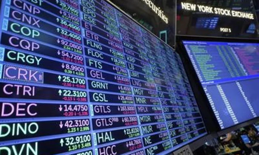 Tariff Threats Push US Stocks Slightly Lower from Records