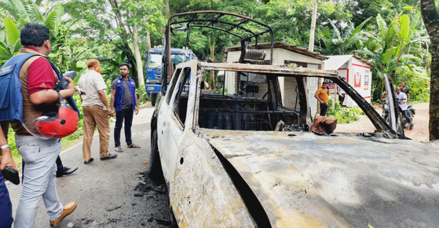 Masked Assailants Torch Police Van in Gopalganj, Injuring Five