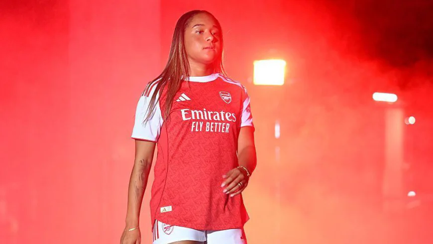 Arsenal Breaks the Bank with World‑Record £1 M for Smith