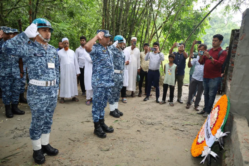 BAF Delegation Offers Support to Families of Air Crash Victims