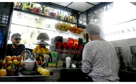 Romans beat the heat with vintage snow cones during heatwave