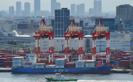 Asia Stocks Diverge as Investors Eye Upcoming US-Russia Talks