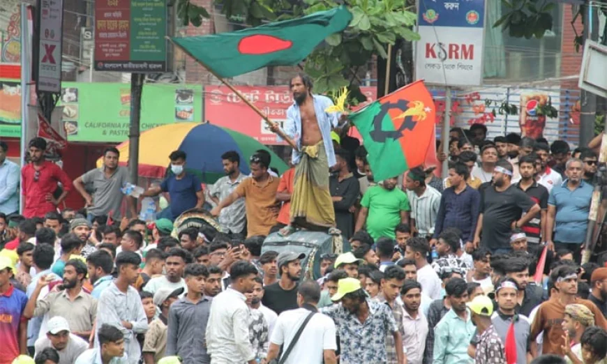Massive Turnout at Chhatra Dal Rally in Shahbagh on July Uprising Anniversary