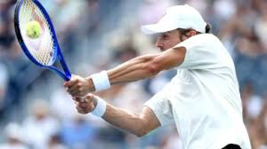 De Minaur Battles Past Tiafoe in Three Sets to Reach Toronto QFs