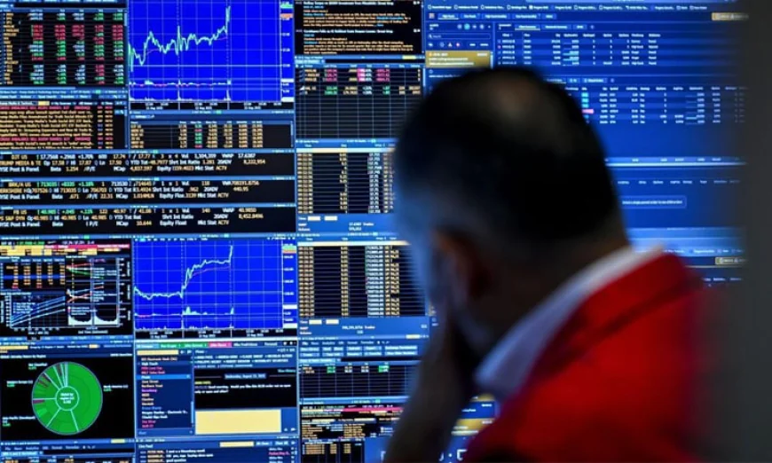 Asia Stocks Rise, Oil Slips Ahead of Trump-Zelensky Talks