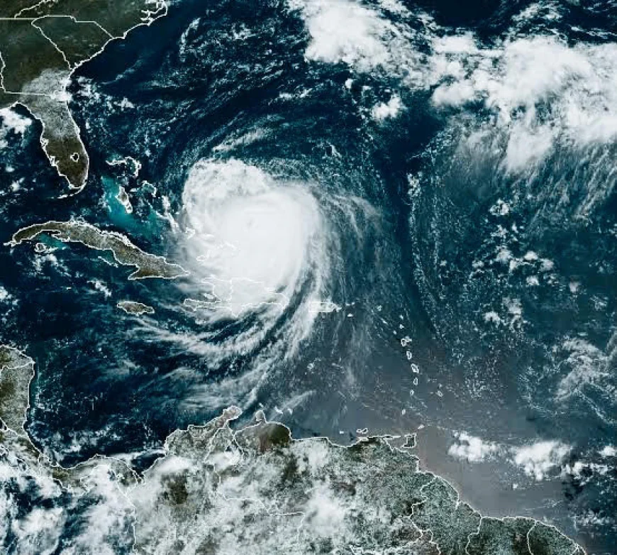 US Braces for Coastal Flooding, Extreme Surf as Hurricane Erin Approaches.