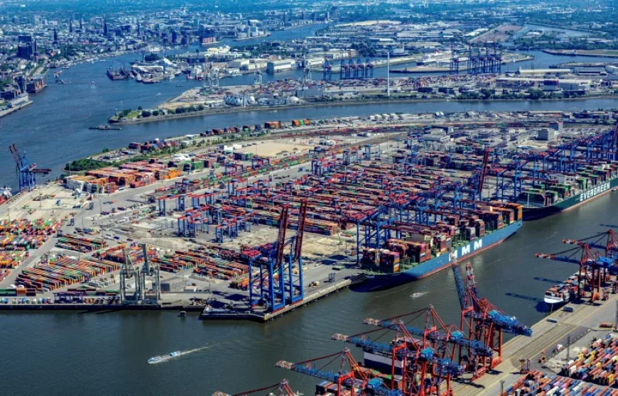 Trump Tariffs Increase Pressure on German Economy and Merz